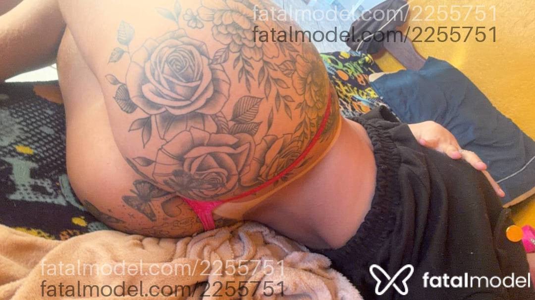 Acompanhante mulher trans morena (o) de olhos castanhos em Contagem - Niinfa