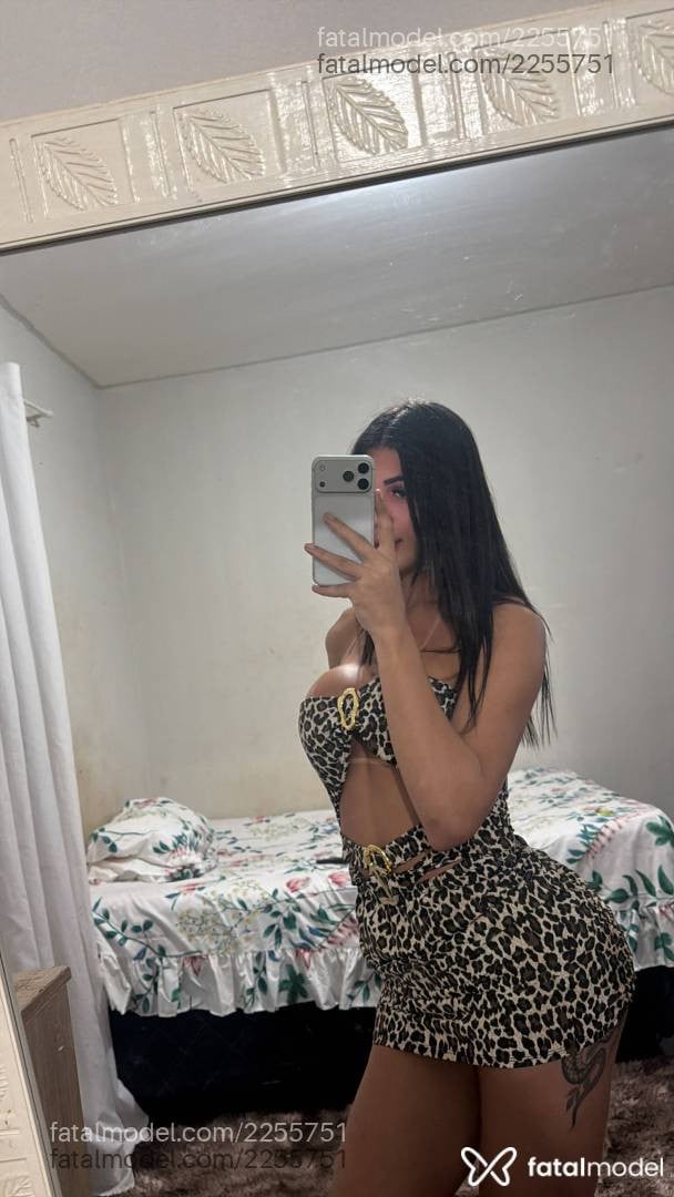 Acompanhante mulher trans morena (o) de olhos castanhos em Patos de Minas - Niinfa