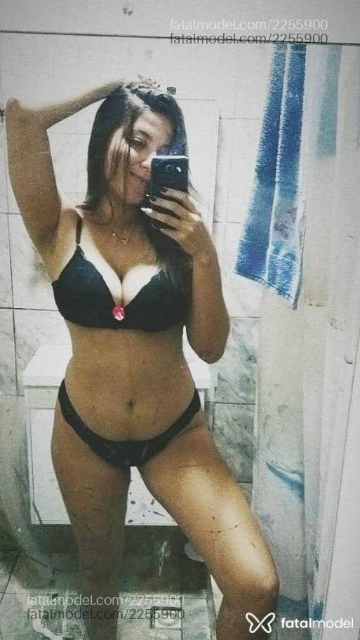 Acompanhante mulher com cabelo castanho de olhos verdes - Amanda