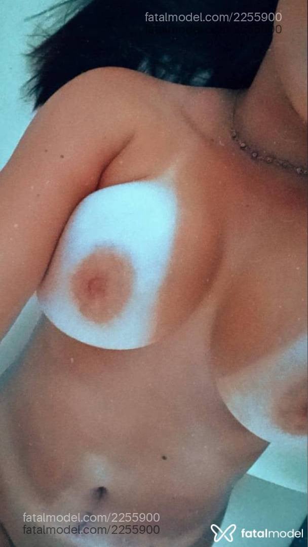Acompanhante mulher com cabelo castanho de olhos verdes - Amanda