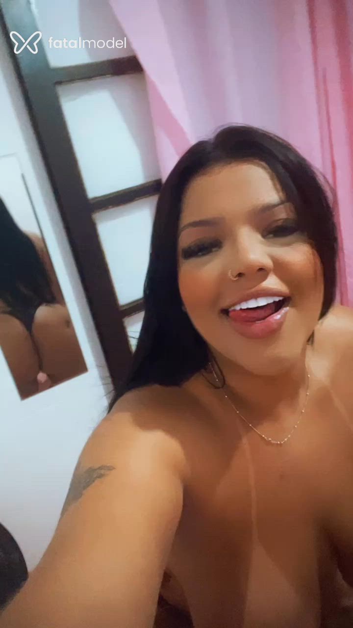 Acompanhante mulher morena (o) de olhos castanhos - Victoria Dias