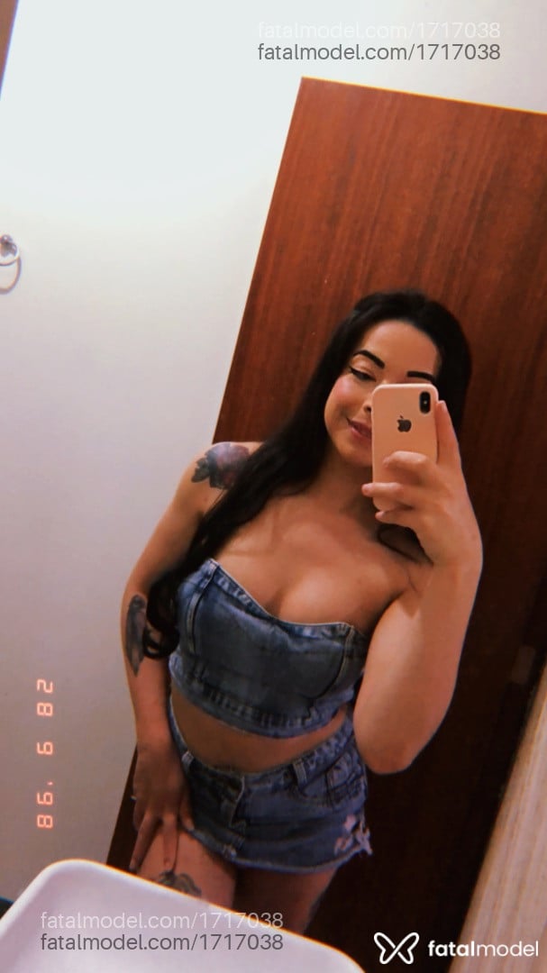 Acompanhante mulher trans com cabelo castanho de olhos pretos em São Miguel do Oeste Acompanhante mulher trans com cabelo castanho de olhos pretos em São Miguel do Oeste - Ary Falcao