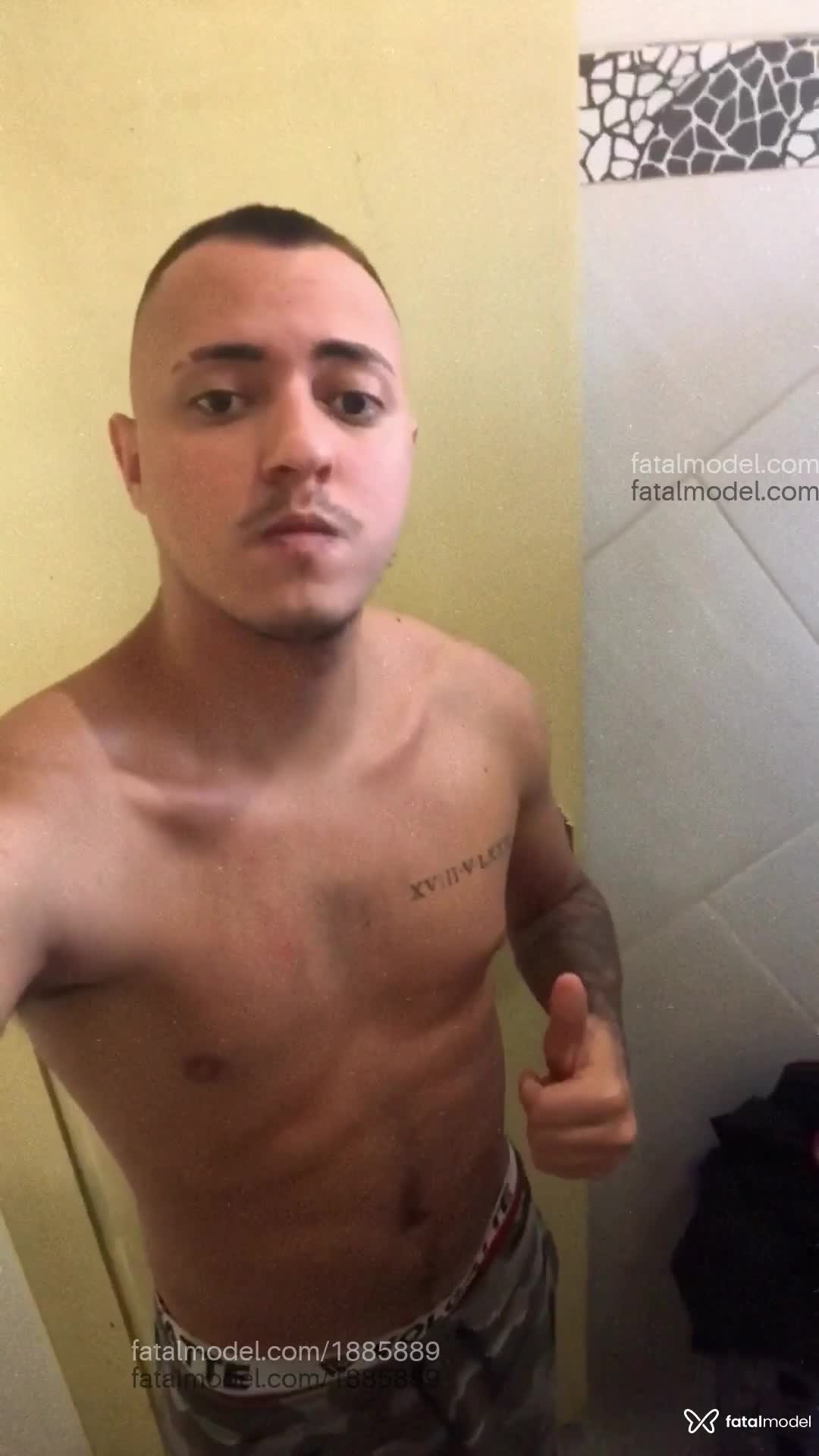 Acompanhante homem com cabelo castanho de olhos castanhos em Nova Iguaçu - Posturado
