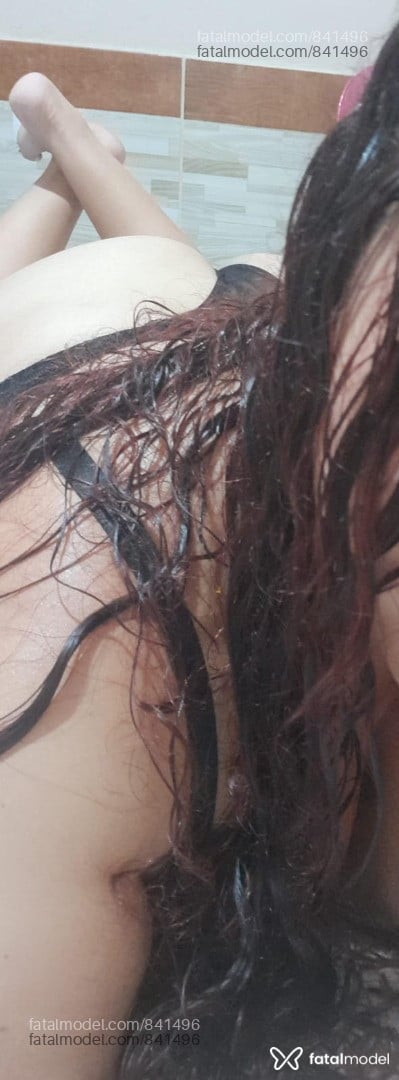 Acompanhante mulher ruiva (o) de olhos castanhos - Mel