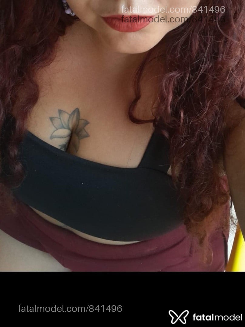 Acompanhante mulher ruiva (o) de olhos castanhos - Mel