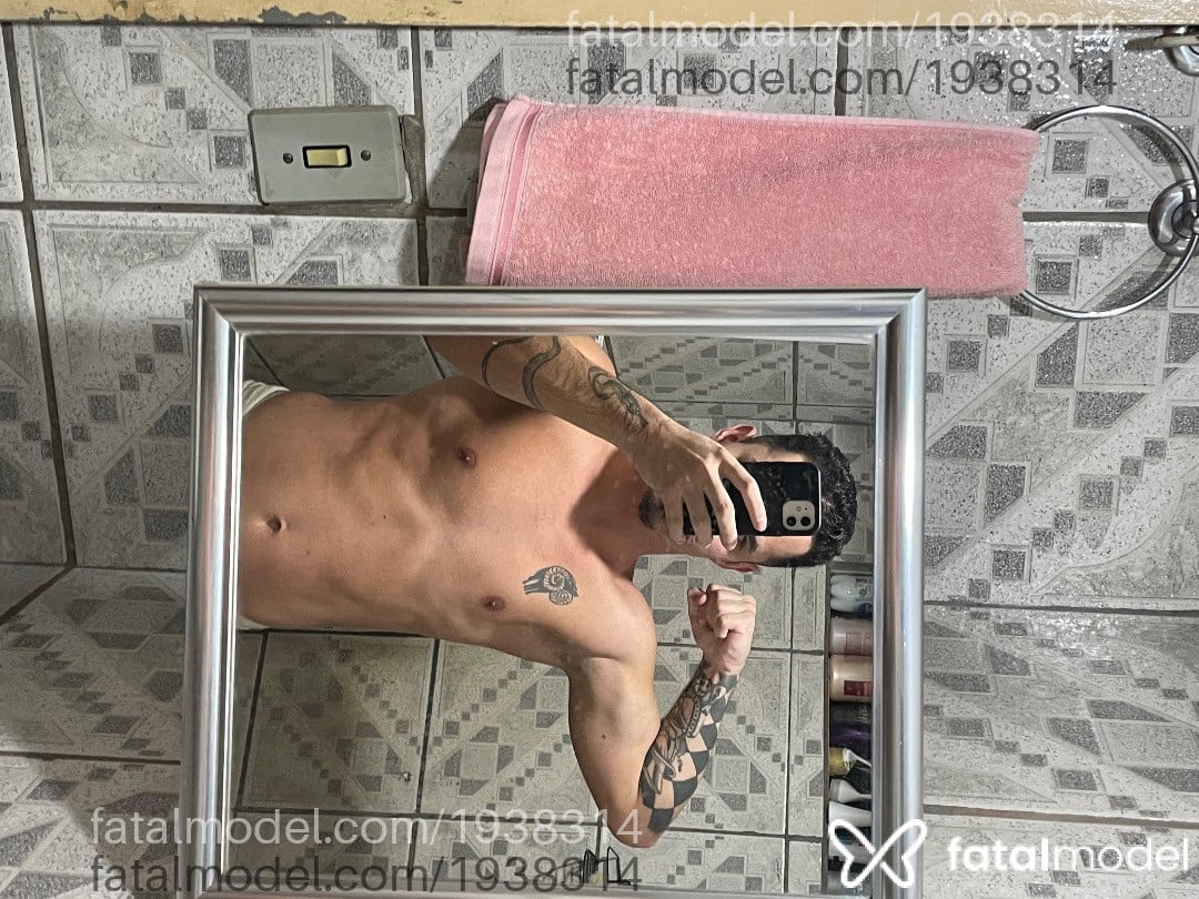 Acompanhante homem morena (o) de olhos castanhos - Vinicius
