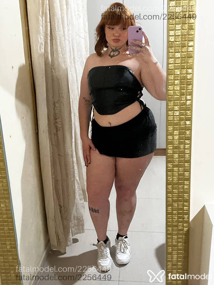 Acompanhante mulher trans ruiva (o) de olhos mel - Rubby