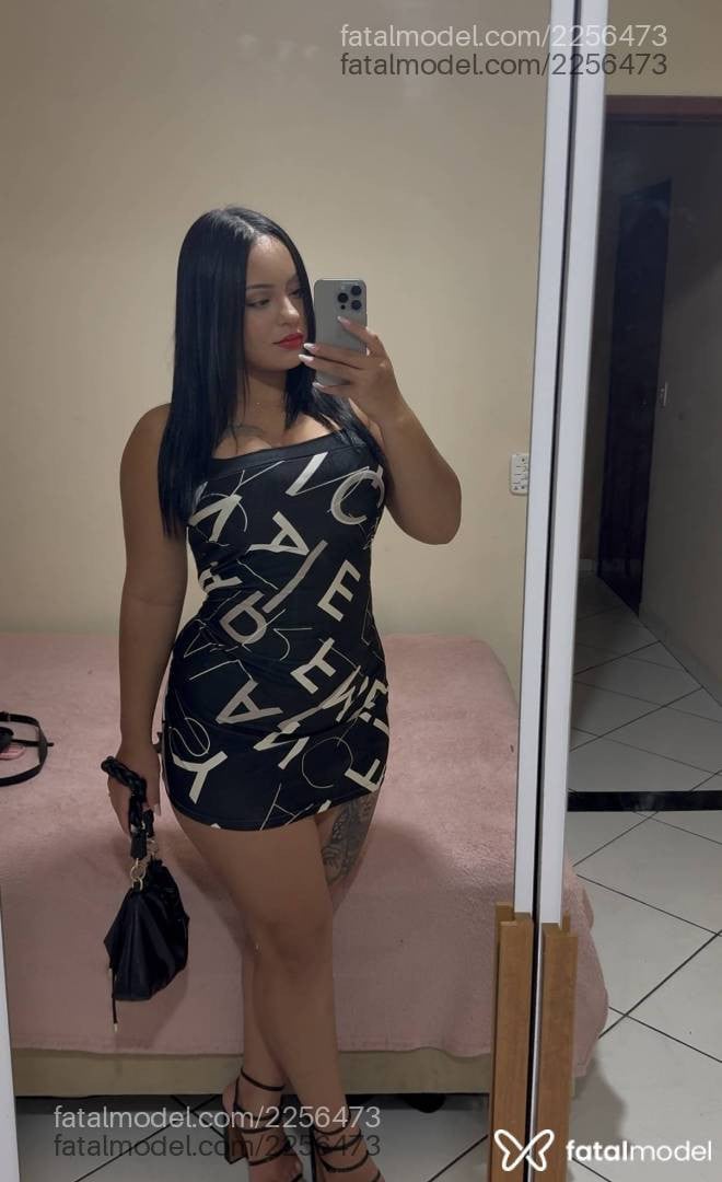 Acompanhante mulher com cabelo castanho de olhos castanhos - Elisa