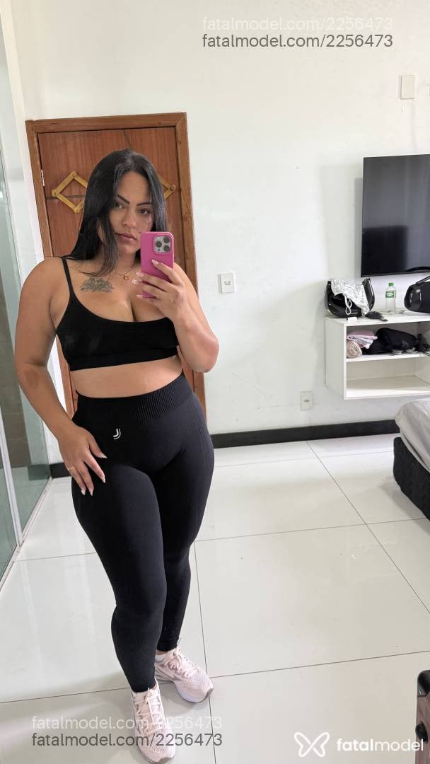 Acompanhante mulher com cabelo castanho de olhos castanhos em Ipatinga - Elisa