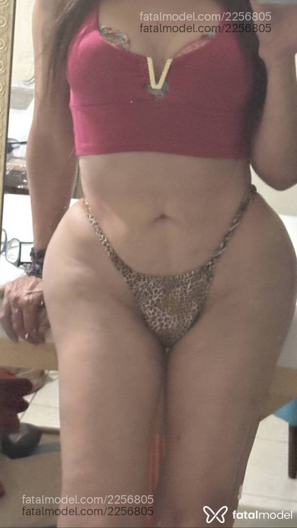 Acompanhante mulher trans com cabelo castanho de olhos castanhos em Guaratinguetá - Alicia