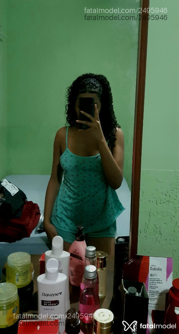 Acompanhante mulher com cabelo castanho de olhos castanhos em Virtual - Anja Rosa