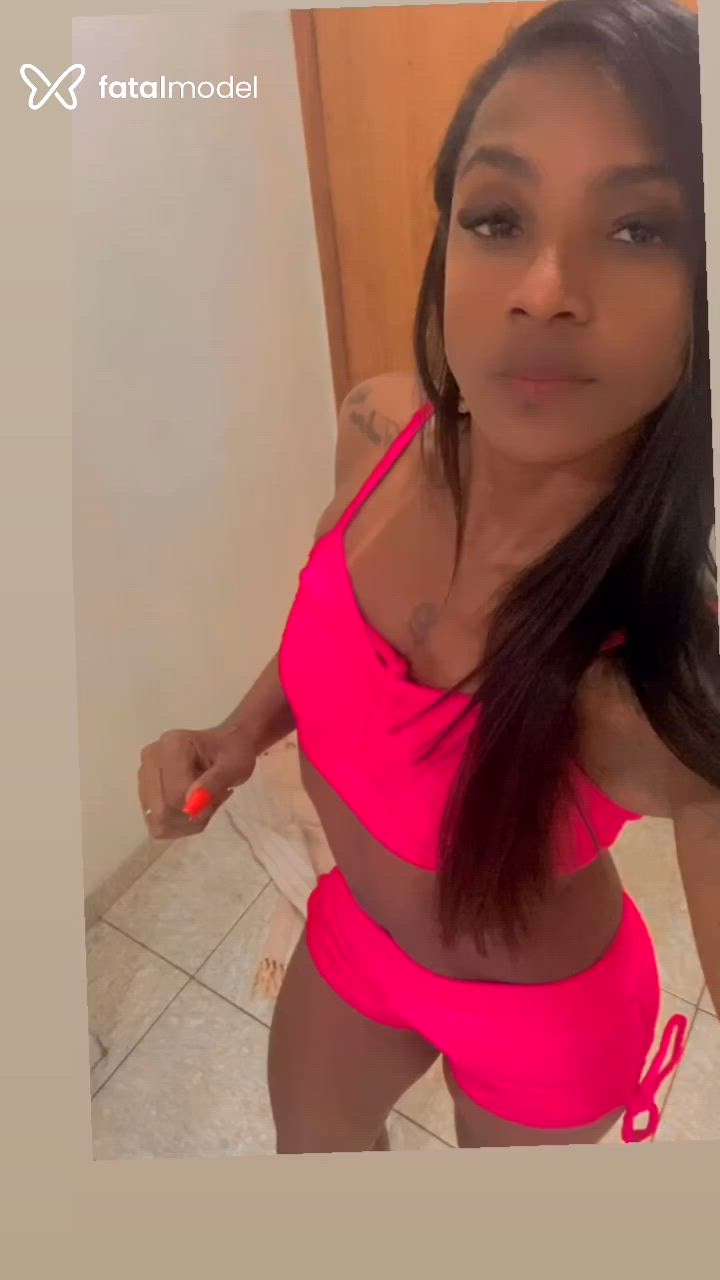 Acompanhante mulher com cabelo castanho de olhos pretos - Maia Salles