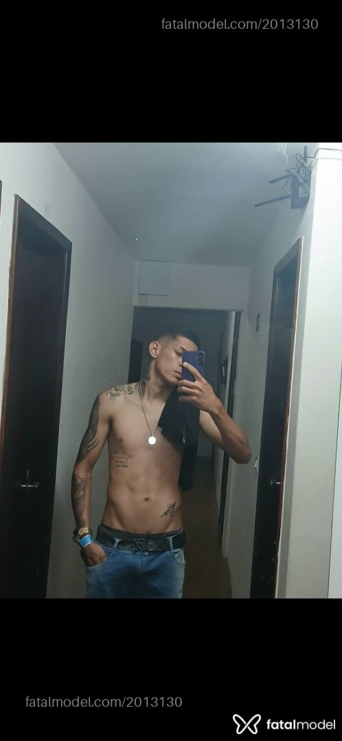 Acompanhante homem com cabelo castanho de olhos pretos em Guaratuba Acompanhante homem com cabelo castanho de olhos pretos em Guaratuba - Kidsilva