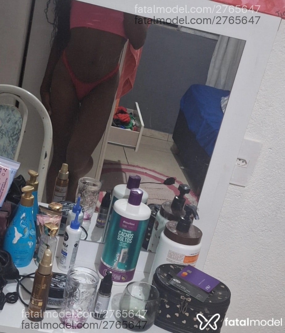 Acompanhante mulher trans morena (o) de olhos castanhos em Juiz de Fora - Ny Sabino