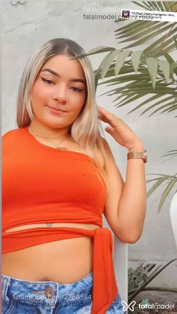 Acompanhante mulher loira (o) de olhos castanhos em Virtual - Aylla