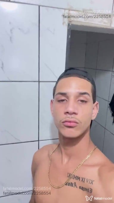Acompanhante homem loira (o) de olhos castanhos em Vitória Acompanhante homem loira (o) de olhos castanhos em Vitória - Roger