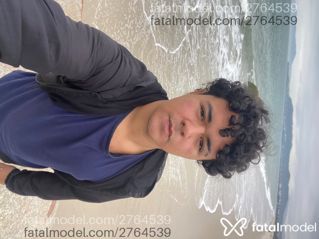 Acompanhante homem com cabelo castanho de olhos castanhos em Florianópolis - Artemis