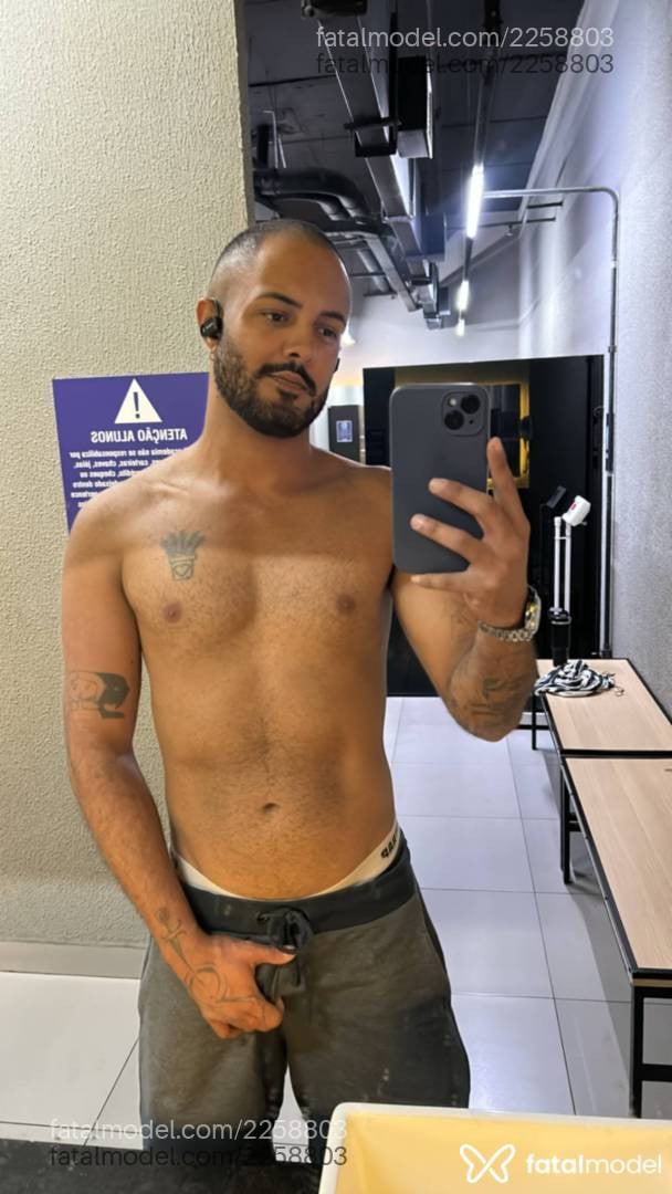 Acompanhante homem morena (o) de olhos castanhos em Goiânia - Felipe Salles