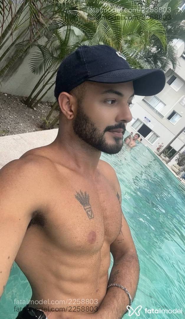 Acompanhante homem morena (o) de olhos castanhos - Felipe Salles