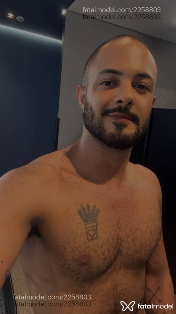 Acompanhante homem morena (o) de olhos castanhos - Felipe Salles