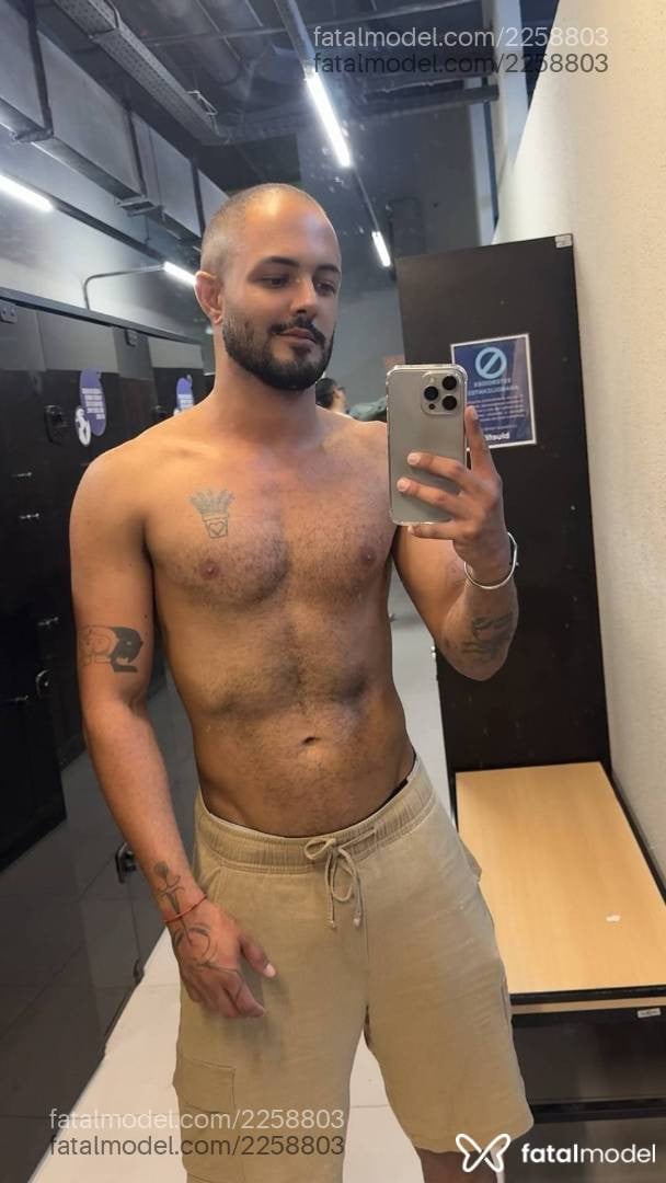 Acompanhante homem morena (o) de olhos castanhos - Felipe Salles