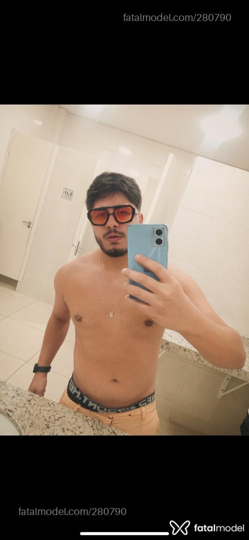 Acompanhante homem loira (o) de olhos verdes - Gaell