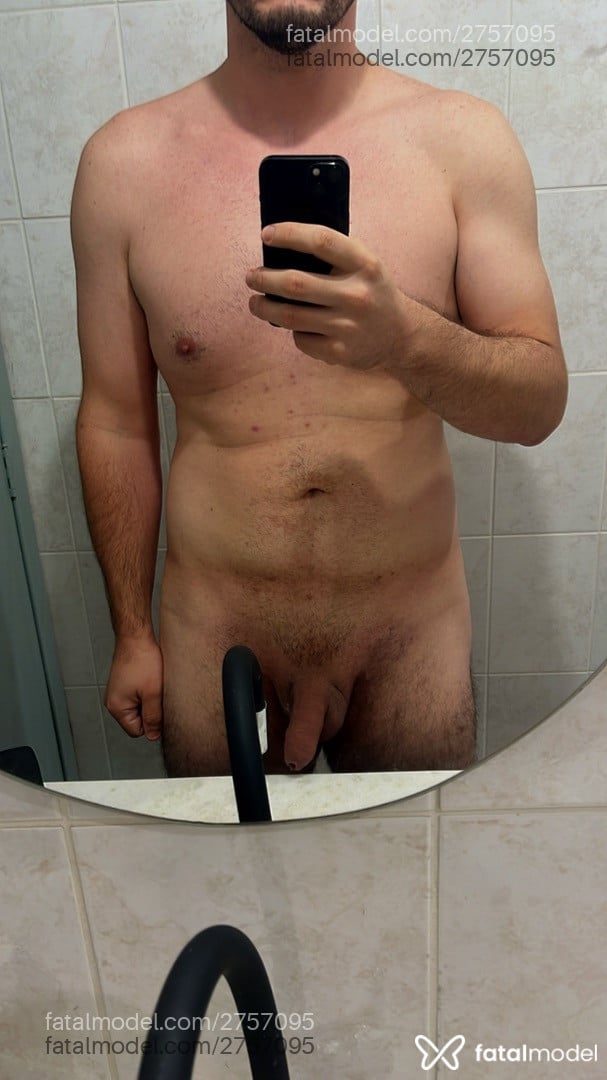 Acompanhante homem com cabelo castanho de olhos castanhos em Cascavel - Denny