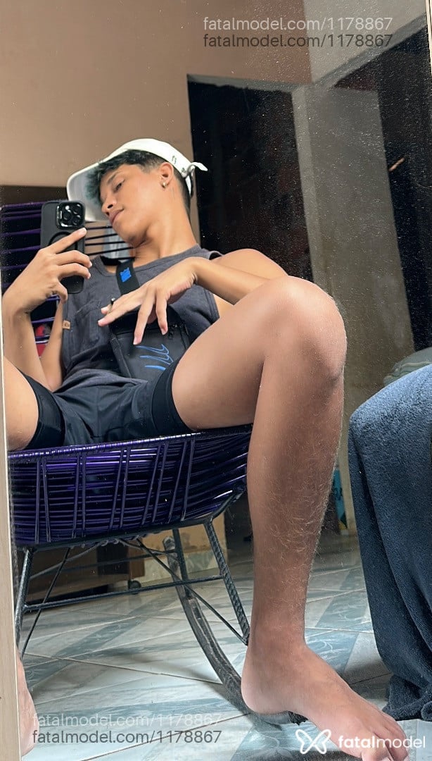 Acompanhante homem com cabelo castanho de olhos castanhos em Chapecó Acompanhante homem com cabelo castanho de olhos castanhos em Chapecó - Yagor