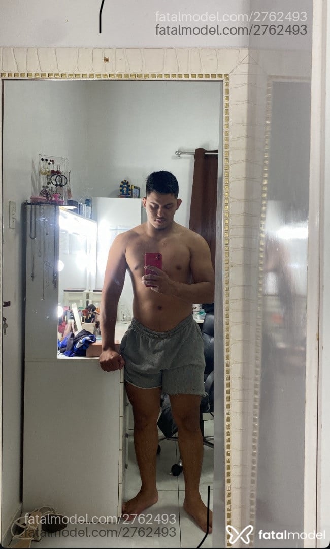Acompanhante homem morena (o) de olhos mel em São Paulo Acompanhante homem morena (o) de olhos mel em São Paulo - Alexandre