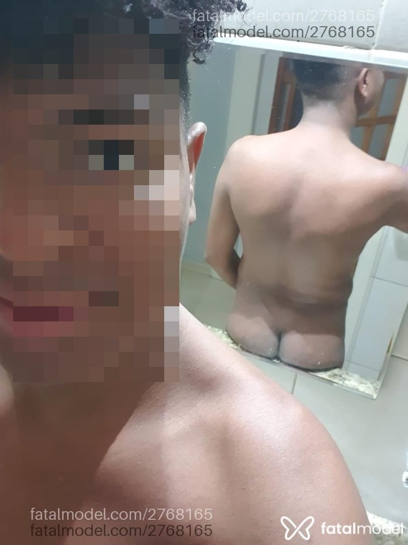 Acompanhante homem com cabelo castanho de olhos castanhos em Porto Alegre - Henri Misterioso