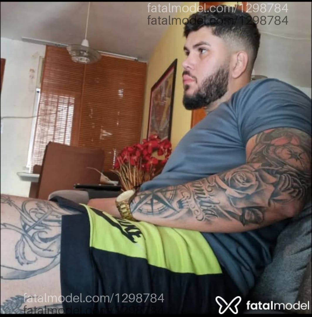 Acompanhante homem com cabelo castanho de olhos castanhos - Rafael sousa Acompanhante homem com cabelo castanho de olhos castanhos - Rafael sousa