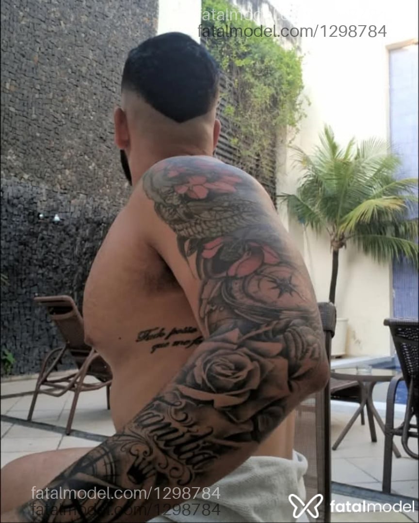 Acompanhante homem com cabelo castanho de olhos castanhos - Rafael sousa Acompanhante homem com cabelo castanho de olhos castanhos - Rafael sousa
