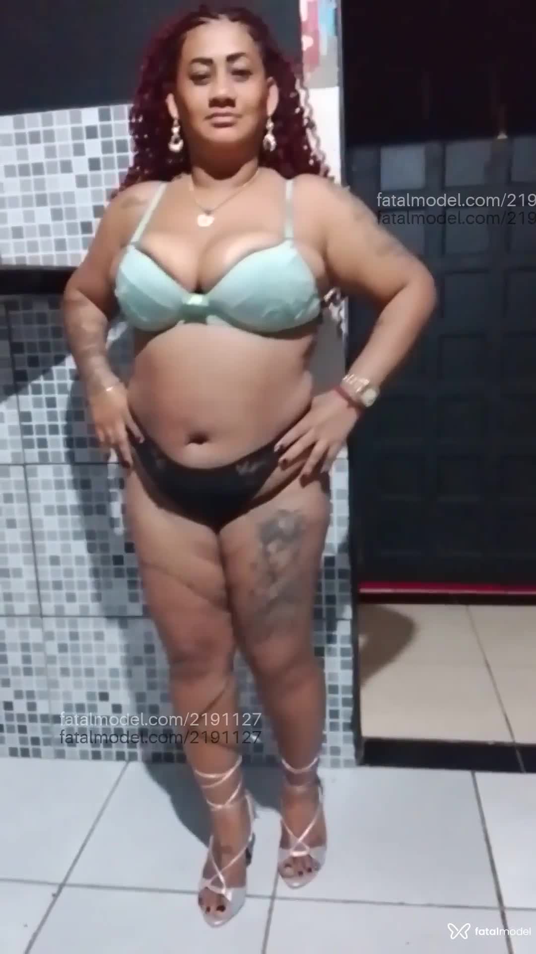 Acompanhante mulher morena (o) de olhos mel em Caxias do Sul - Mel Morena