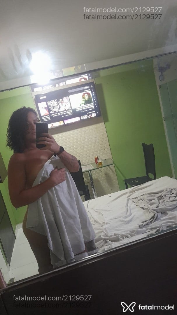 Acompanhante mulher trans com cabelo castanho de olhos castanhos em Recife - Ajapah
