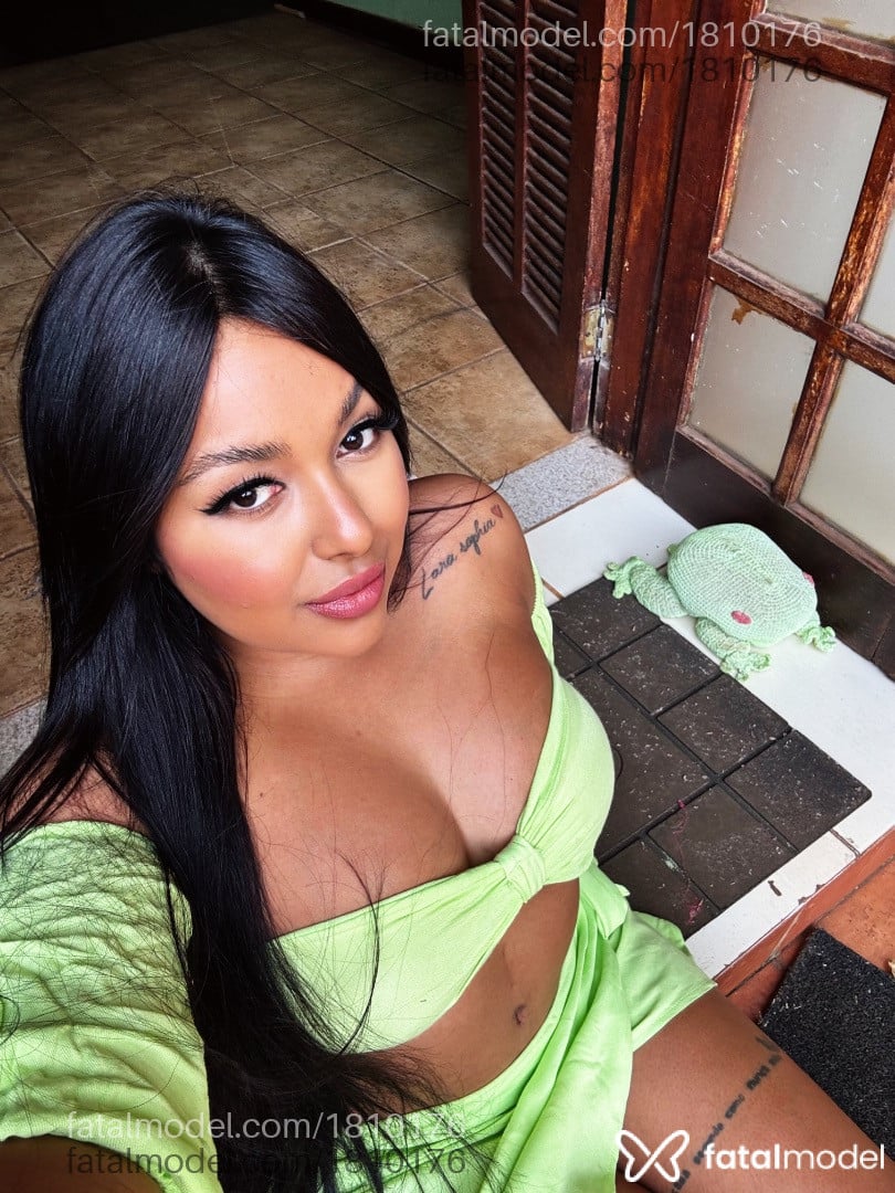 Acompanhante mulher morena (o) de olhos pretos em Santos Acompanhante mulher morena (o) de olhos pretos em Santos - Giovanna