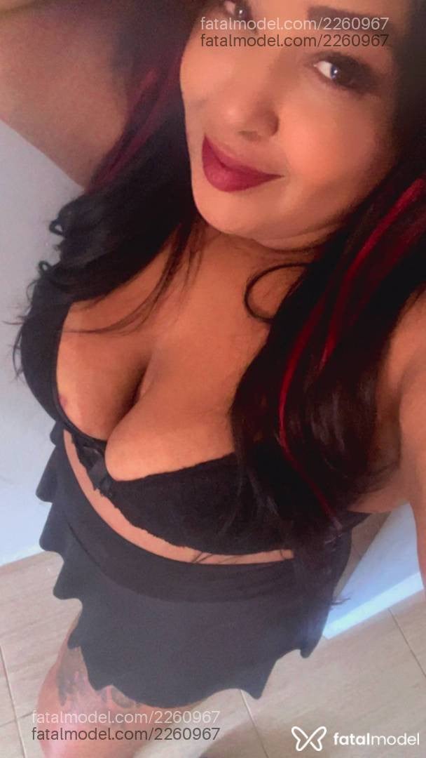 Acompanhante mulher com cabelo castanho de olhos castanhos - Nicolly Acompanhante mulher com cabelo castanho de olhos castanhos - Nicolly