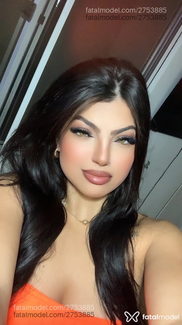 Acompanhante mulher morena (o) de olhos mel em Curitiba Acompanhante mulher morena (o) de olhos mel em Curitiba - Carol