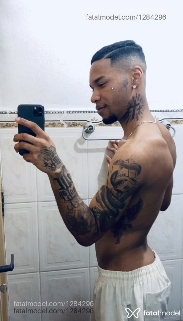 Acompanhante homem morena (o) de olhos castanhos - Rafael Acompanhante homem morena (o) de olhos castanhos - Rafael