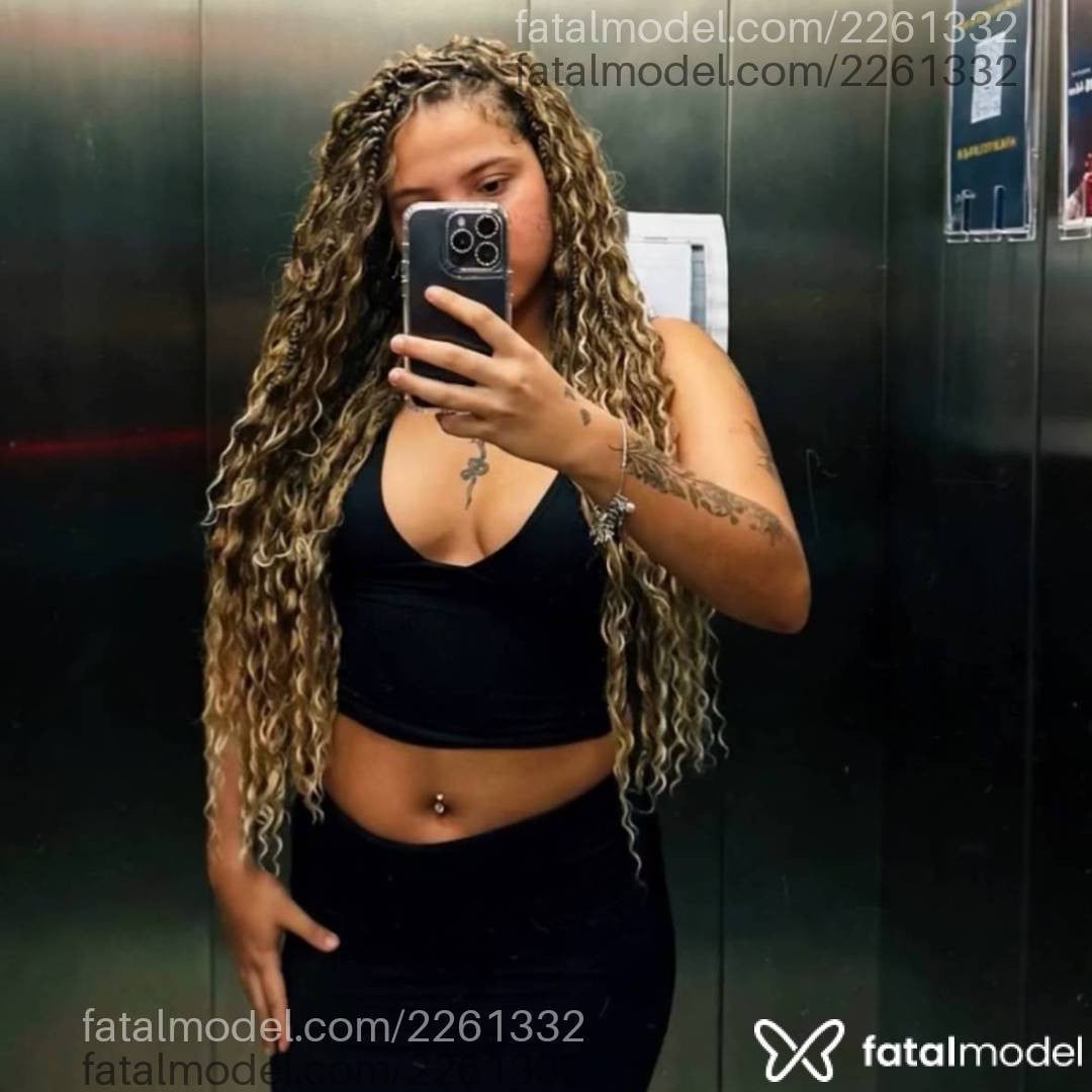 Acompanhante mulher com cabelo castanho de olhos mel - Estrella