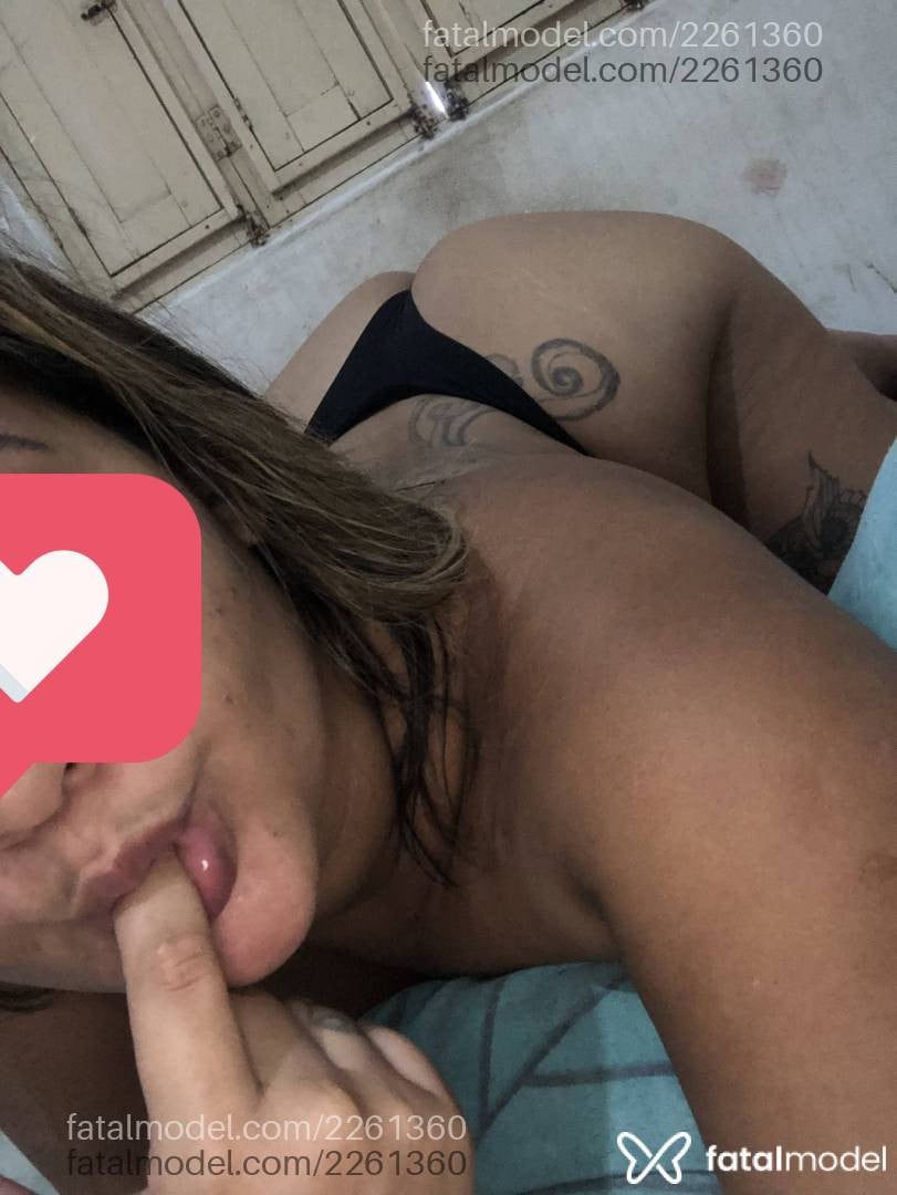 Acompanhante mulher loira (o) de olhos castanhos - Mary Oliveira