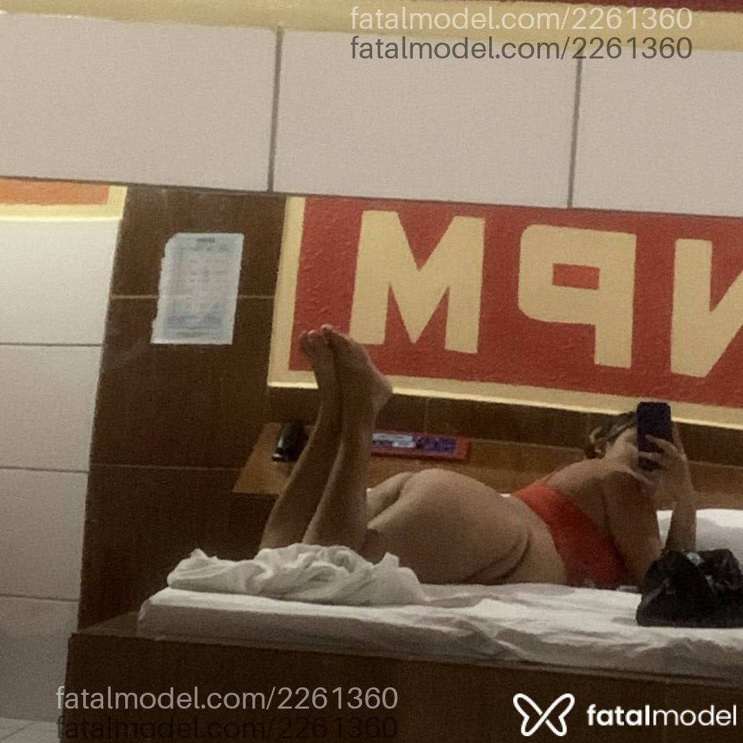 Acompanhante mulher loira (o) de olhos castanhos - Mary Oliveira