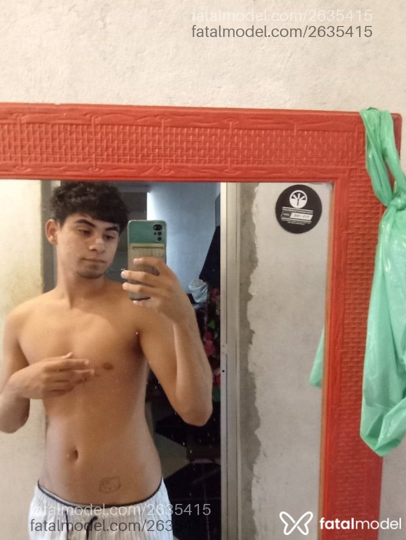 Acompanhante homem morena (o) de olhos castanhos em Belém - Harry