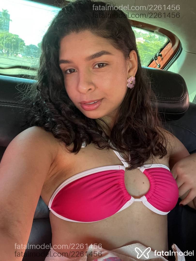 Acompanhante mulher com cabelo castanho de olhos castanhos - Aurora Alves
