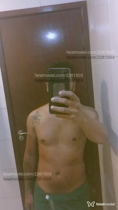 Acompanhante homem morena (o) de olhos castanhos - James Acompanhante homem morena (o) de olhos castanhos - James