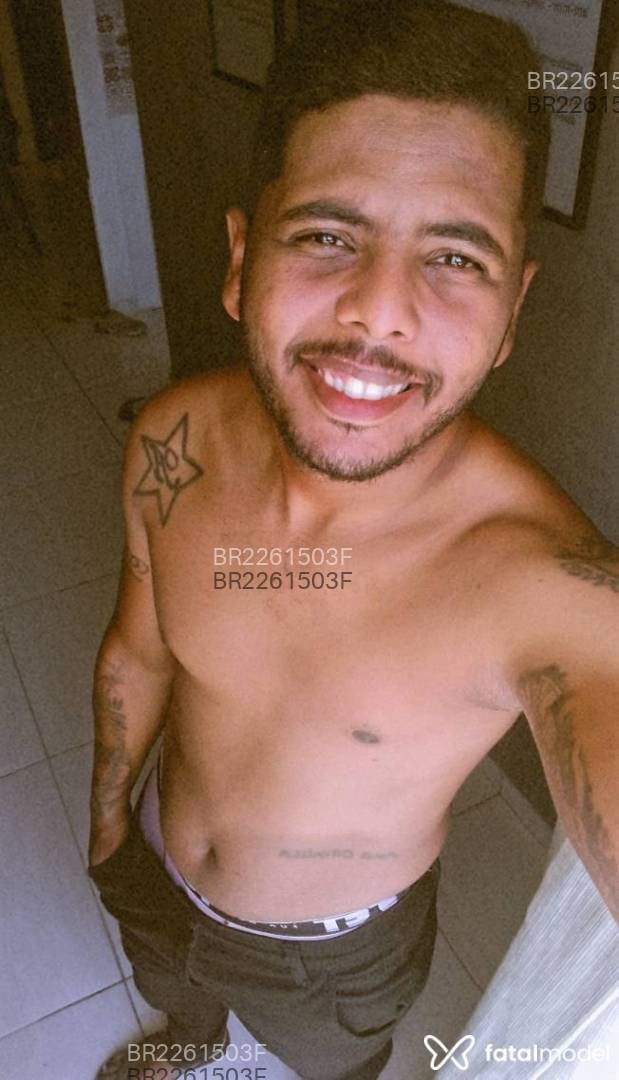 Acompanhante homem morena (o) de olhos castanhos - James Acompanhante homem morena (o) de olhos castanhos - James
