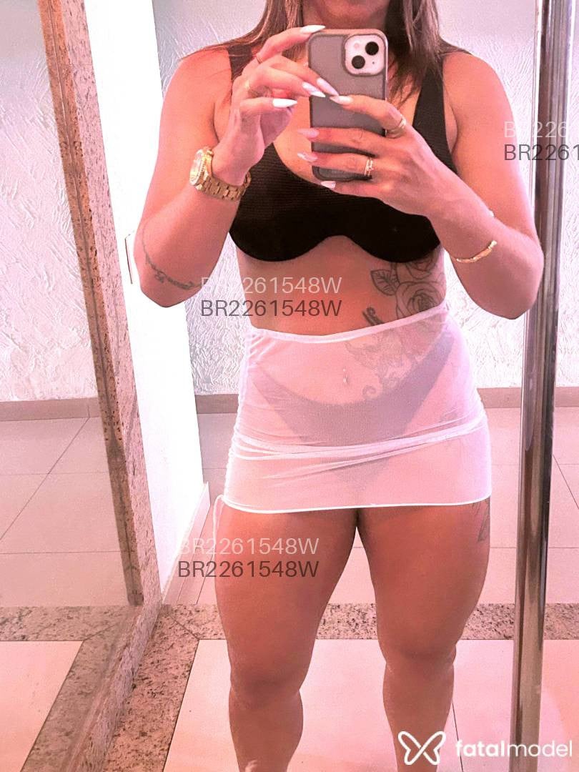 Acompanhante mulher com cabelo castanho de olhos castanhos - Bruna
