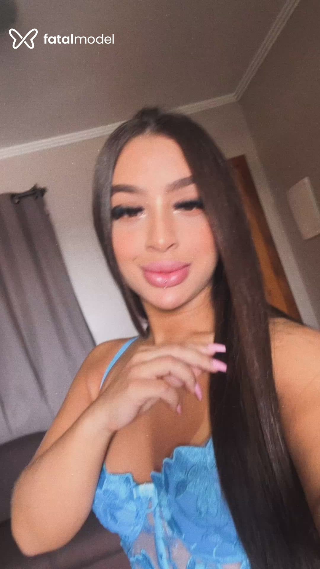 Acompanhante mulher com cabelo castanho de olhos mel em Canoas Acompanhante mulher com cabelo castanho de olhos mel em Canoas - Sofia Barreto