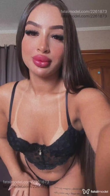 Acompanhante mulher com cabelo castanho de olhos mel em Canoas Acompanhante mulher com cabelo castanho de olhos mel em Canoas - Sofia Barreto