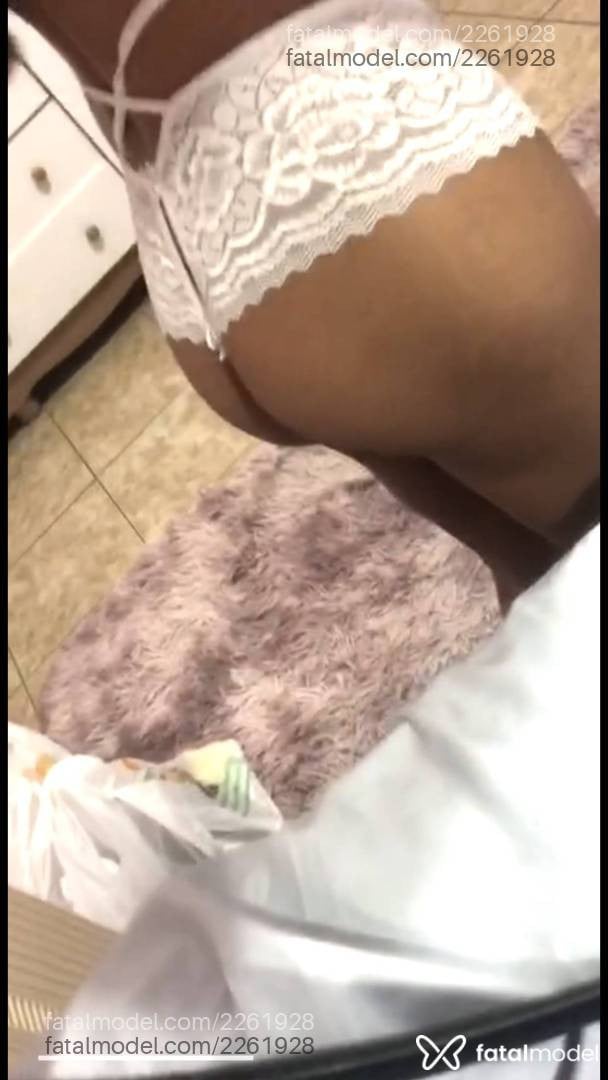 Acompanhante mulher morena (o) de olhos castanhos - Lolo