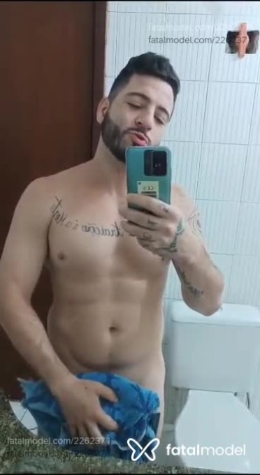 Acompanhante homem com cabelo castanho de olhos verdes em São Paulo Acompanhante homem com cabelo castanho de olhos verdes em São Paulo - Mizuno